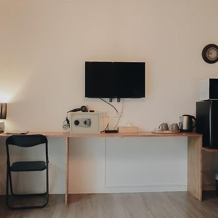 Thira House 호텔 Karon 외부 사진